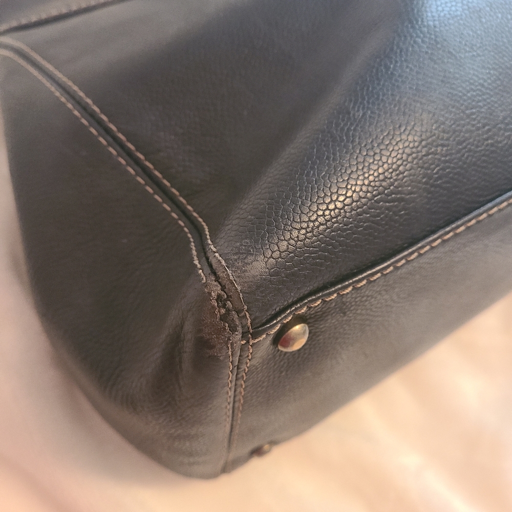 Vintage Chanel Executive Black Caviar Silver Hardware Tote - Picture 5 of 16